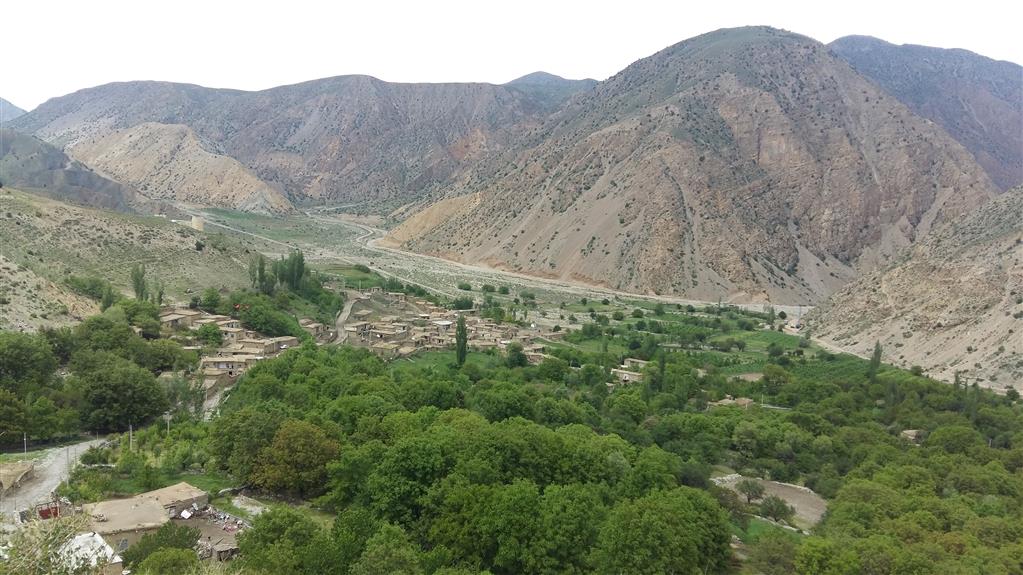 گردشگری،دهگردی،نمایی از روستای سرانی