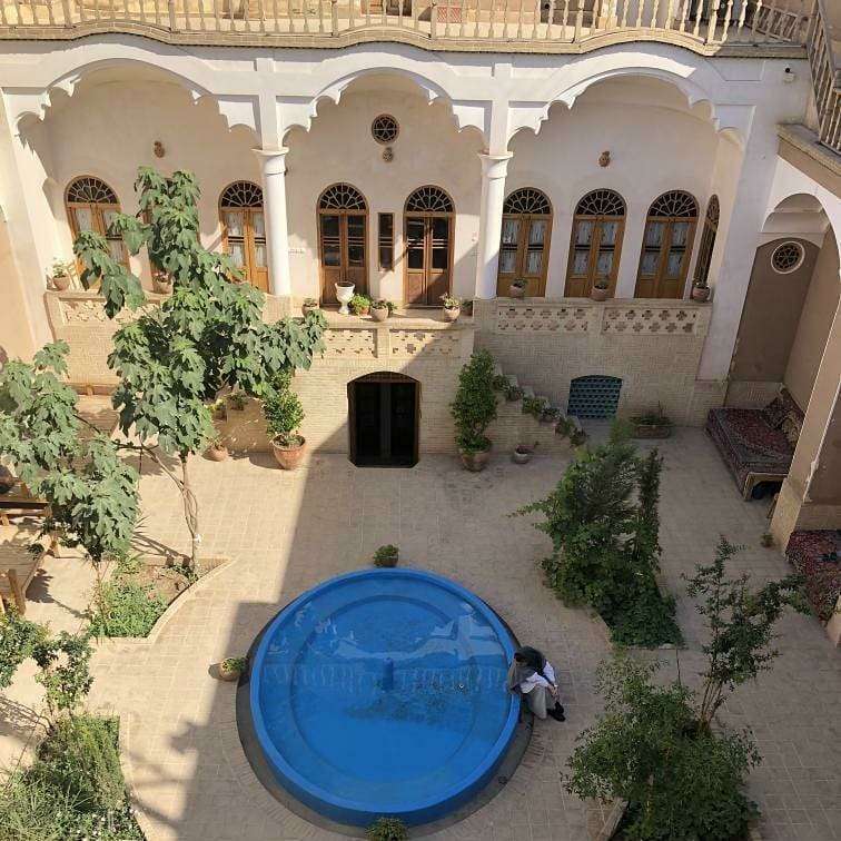 اقامتگاه دهگردی،هتل،بومگردی،اقامت،ویلا،سوئیت،کلبه،ایرانگردی، خانه پارسی