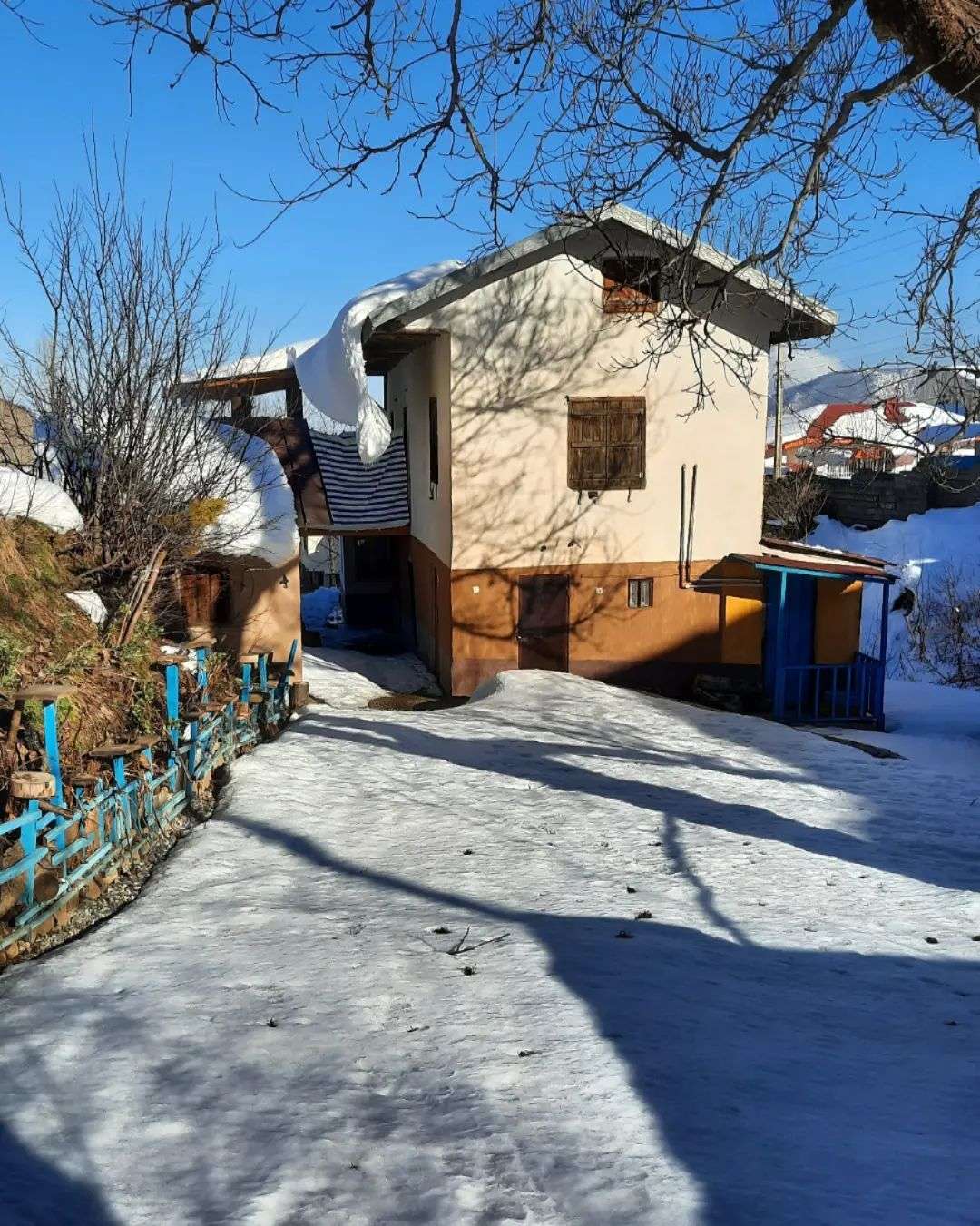 اقامتگاه دهگردی،هتل،بومگردی،اقامت،ویلا،سوئیت،کلبه،ایرانگردی، اقامتگاه آرامش جواهرده رامسر