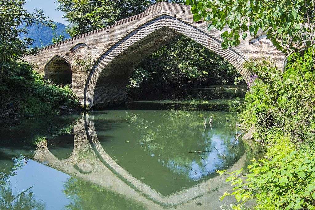 اقامتگاه دهگردی،هتل،بومگردی،اقامت،ویلا،سوئیت،کلبه،ایرانگردی،جاذبه گردشگری دهگردی پل خشتی پاشاکی