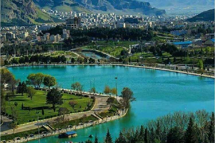 اقامتگاه دهگردی،هتل،بومگردی،اقامت،ویلا،سوئیت،کلبه،ایرانگردی،جاذبه گردشگری دهگردی دریاچه کیو