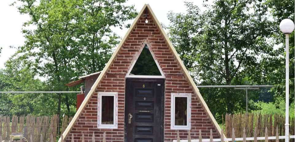 اقامتگاه دهگردی،هتل،بومگردی،اقامت،ویلا،سوئیت،کلبه،ایرانگردی، دهکده توریستی برنجستانک