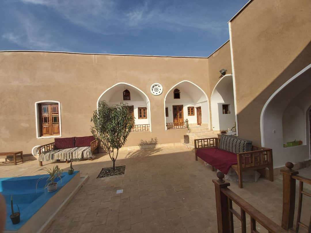 اقامتگاه دهگردی،هتل،بومگردی،اقامت،ویلا،سوئیت،کلبه،ایرانگردی، اقامتگاه بوم گردی عمارت دژ گلی