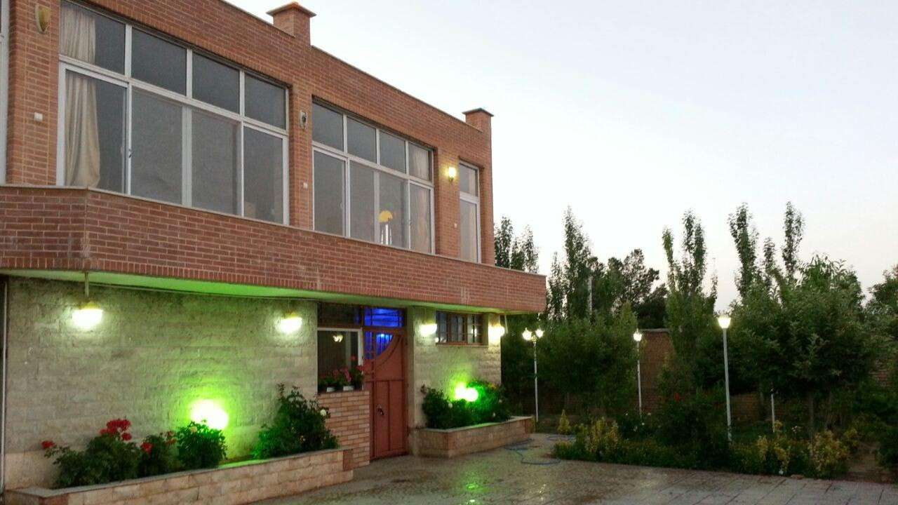 اقامتگاه دهگردی،هتل،بومگردی،اقامت،ویلا،سوئیت،کلبه،ایرانگردی،  بوم گردی آوای تالاب 