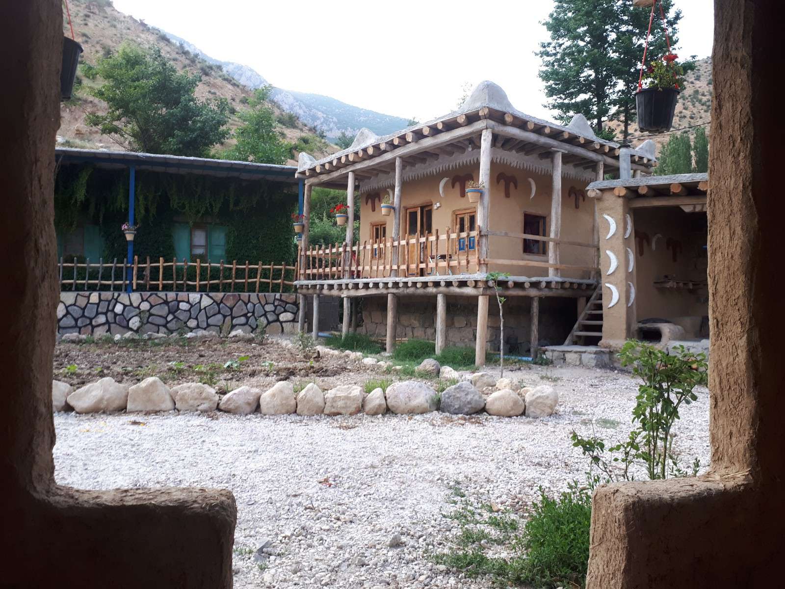 اقامتگاه دهگردی،هتل،بومگردی،اقامت،ویلا،سوئیت،کلبه،ایرانگردی، اقامتی تفریحی رضاپارسیان