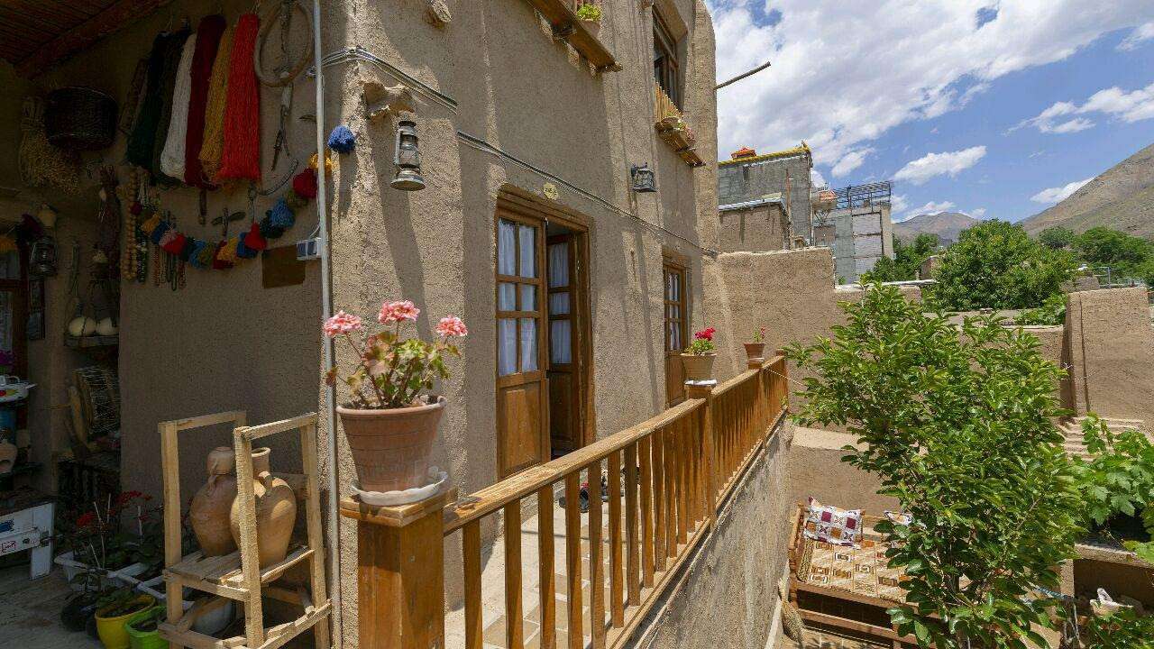 اقامتگاه دهگردی،هتل،بومگردی،اقامت،ویلا،سوئیت،کلبه،ایرانگردی، بوم گردی چنارستان 