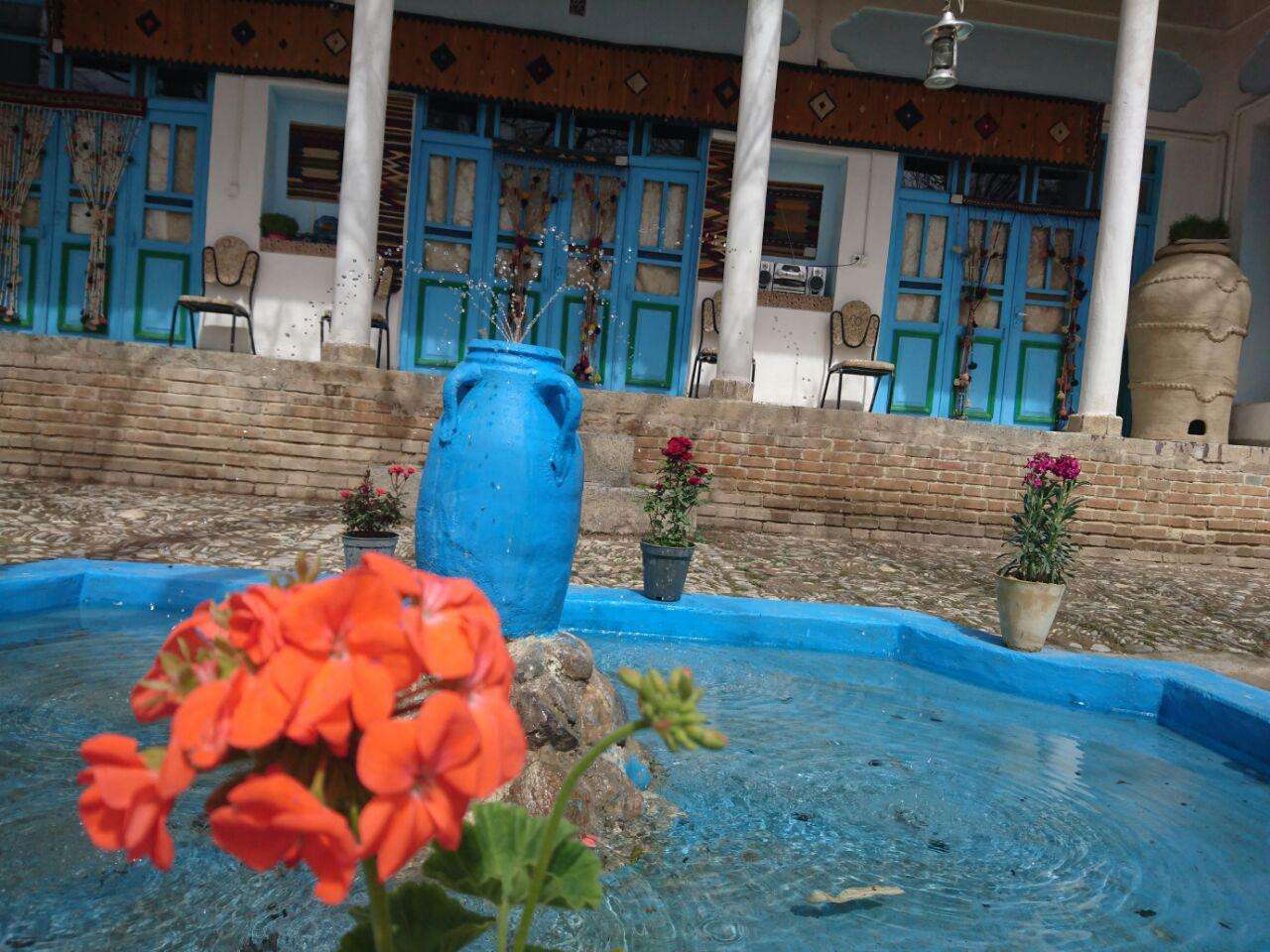 اقامتگاه دهگردی،هتل،بومگردی،اقامت،ویلا،سوئیت،کلبه،ایرانگردی،  بوم گردی سرای کربلایی فریدون