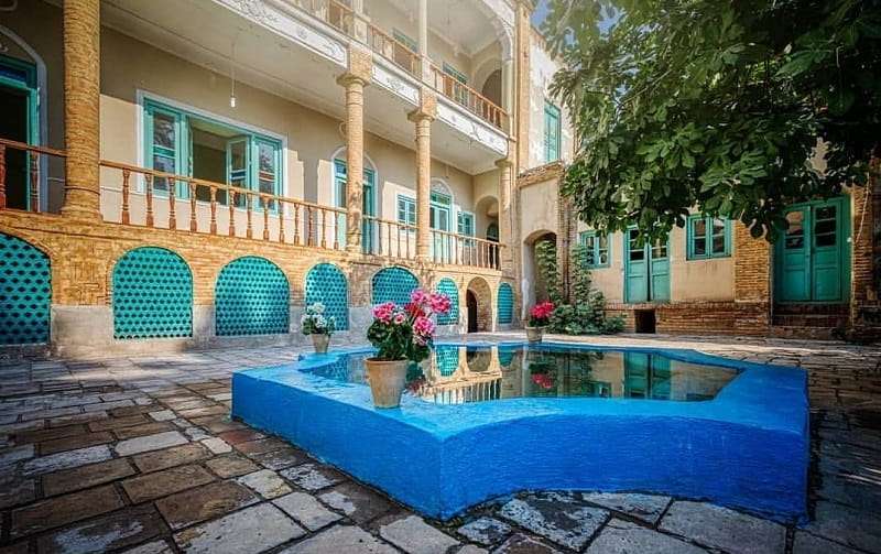 اقامتگاه دهگردی،هتل،بومگردی،اقامت،ویلا،سوئیت،کلبه،ایرانگردی،جاذبه گردشگری دهگردی خانه موتمن الاطبا