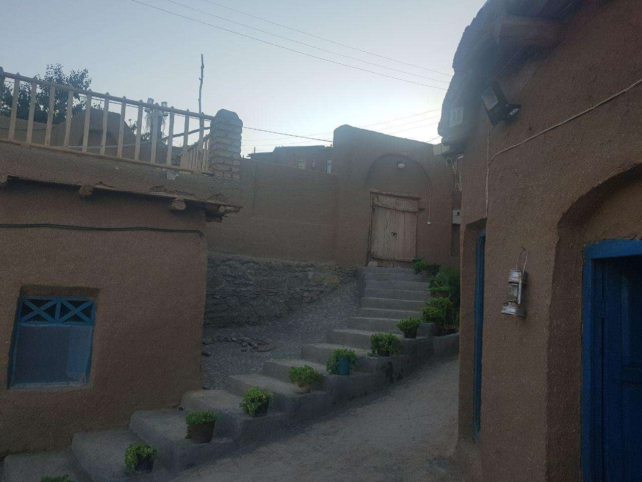 اقامتگاه دهگردی،هتل،بومگردی،اقامت،ویلا،سوئیت،کلبه،ایرانگردی، خانه روستایی بی بی لعبا 