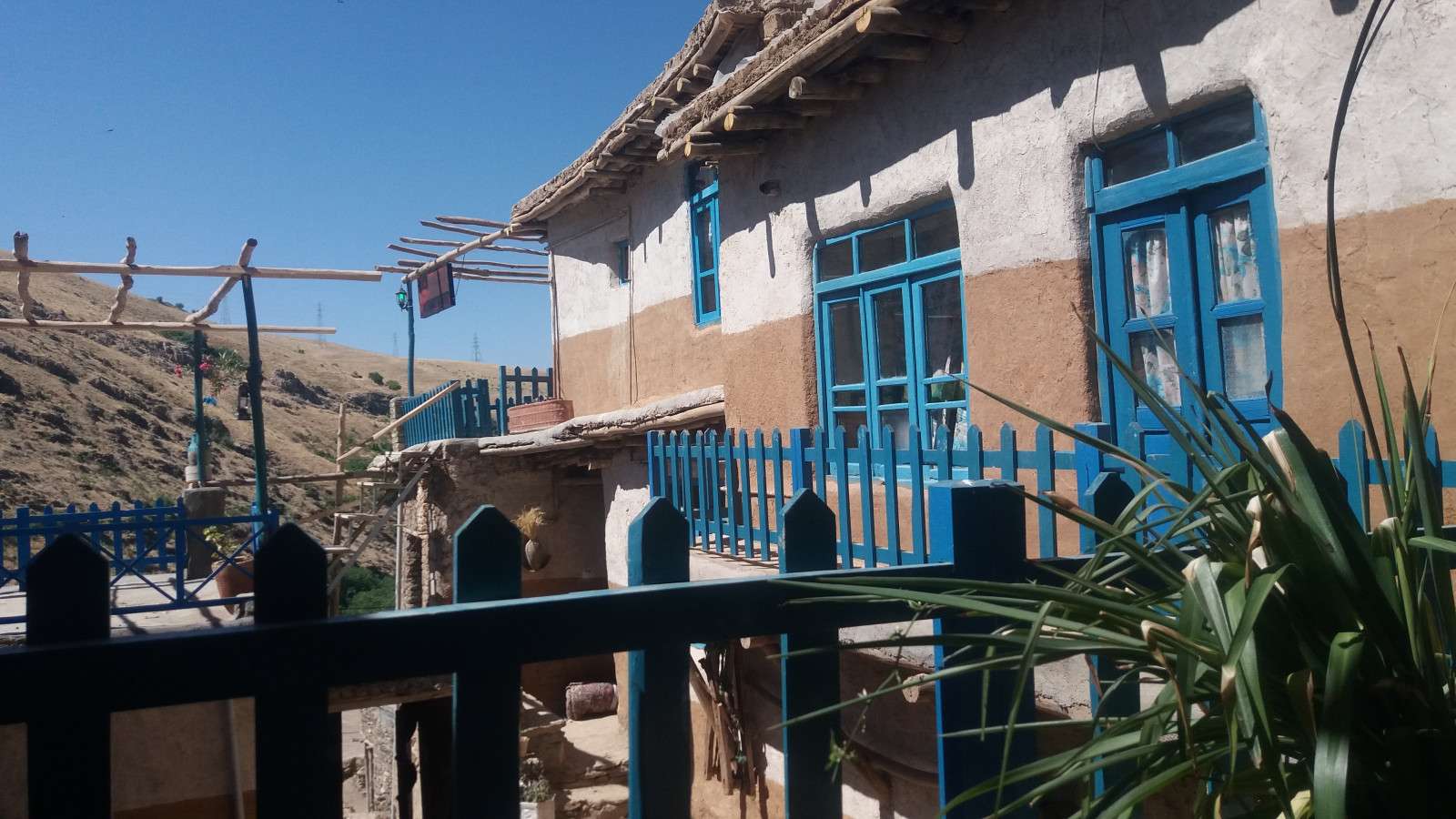 اقامتگاه دهگردی،هتل،بومگردی،اقامت،ویلا،سوئیت،کلبه،ایرانگردی، اقامتگاه خانه