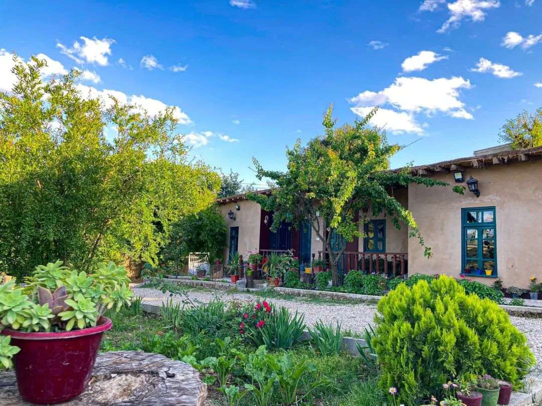 اقامتگاه دهگردی،هتل،بومگردی،اقامت،ویلا،سوئیت،کلبه،ایرانگردی، اقامتگاه بومگردی بابا عباس